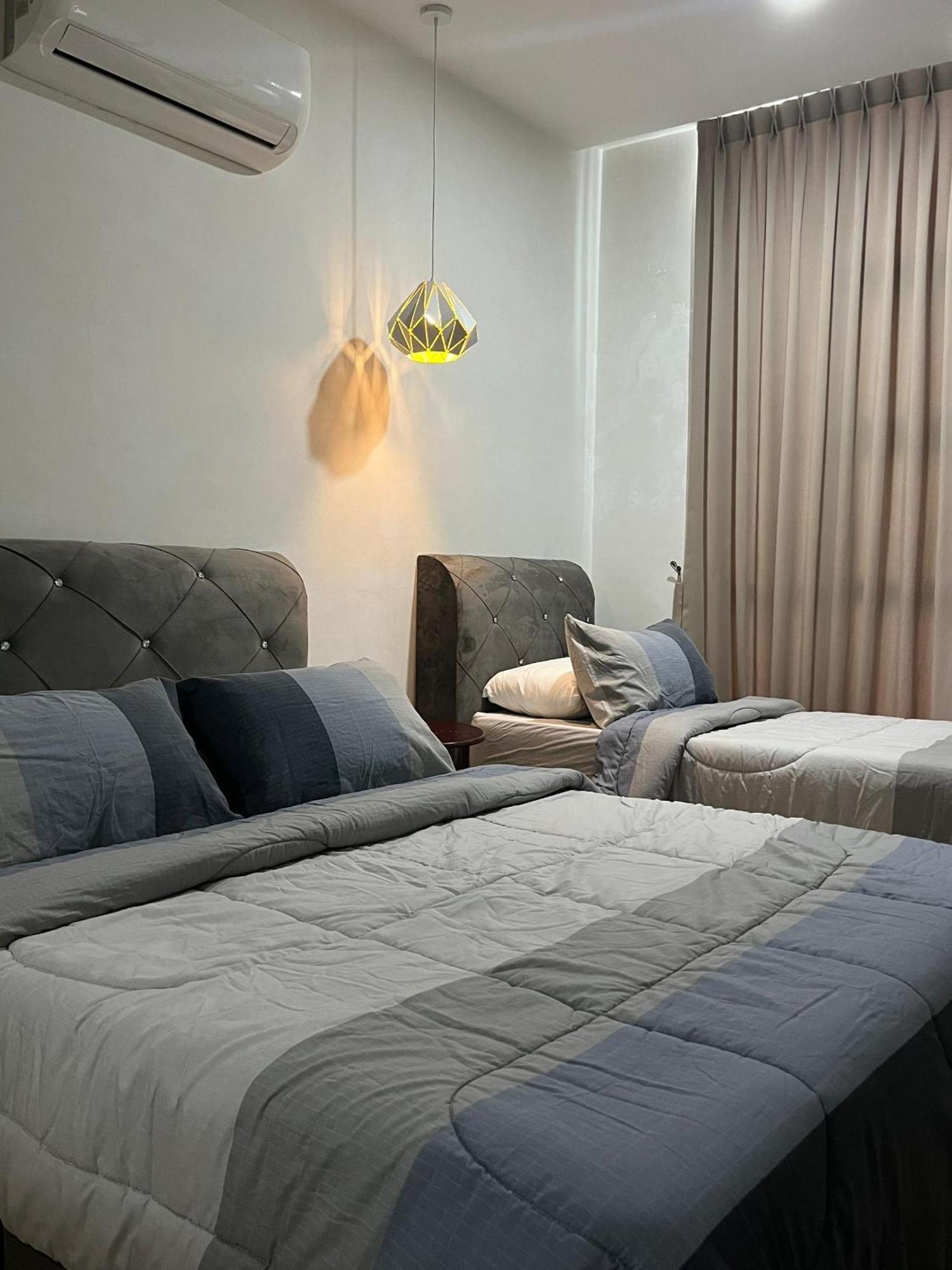Roxy Apartment Кучінг Екстер'єр фото