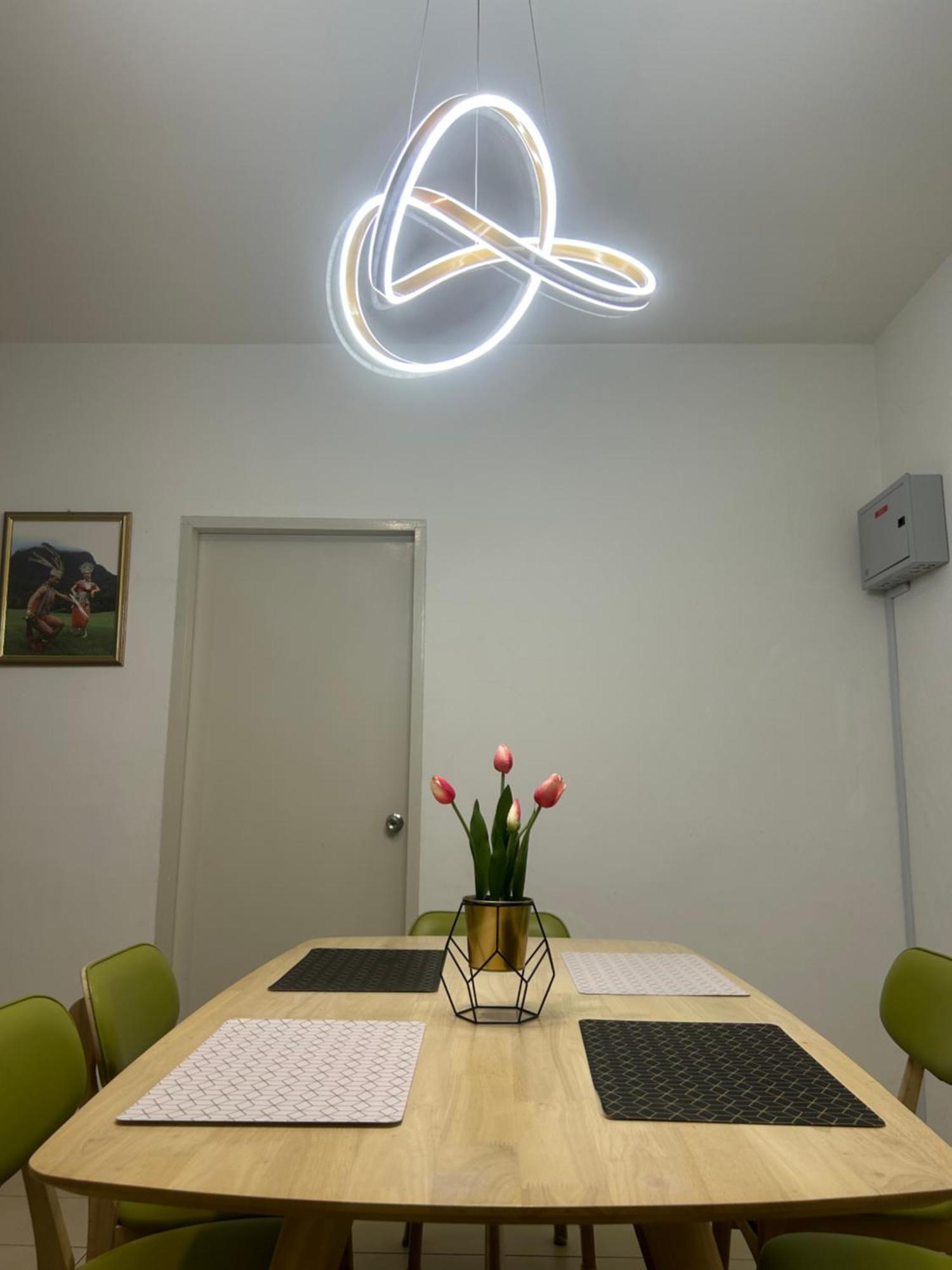 Roxy Apartment Кучінг Екстер'єр фото