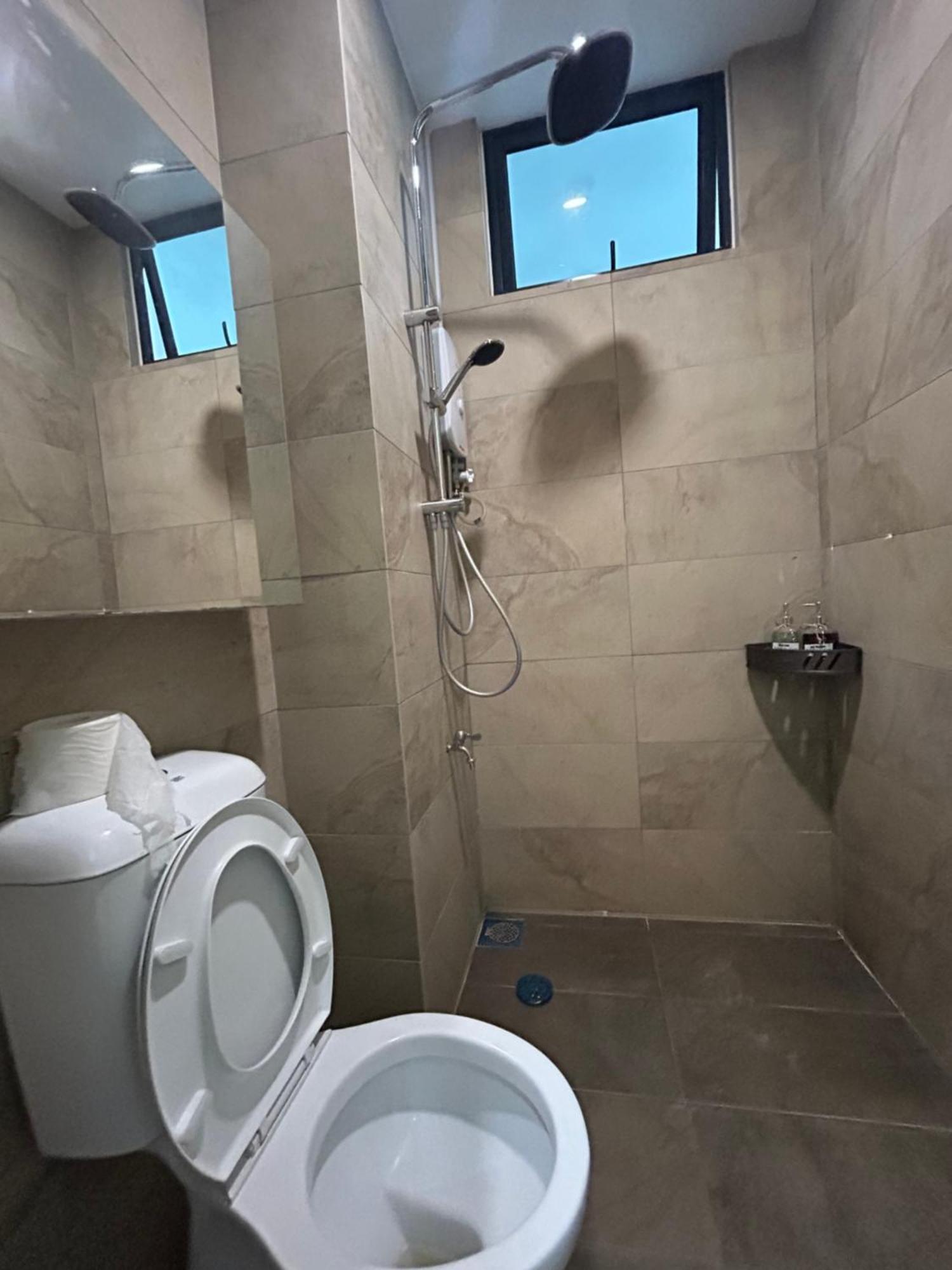 Roxy Apartment Кучінг Номер фото